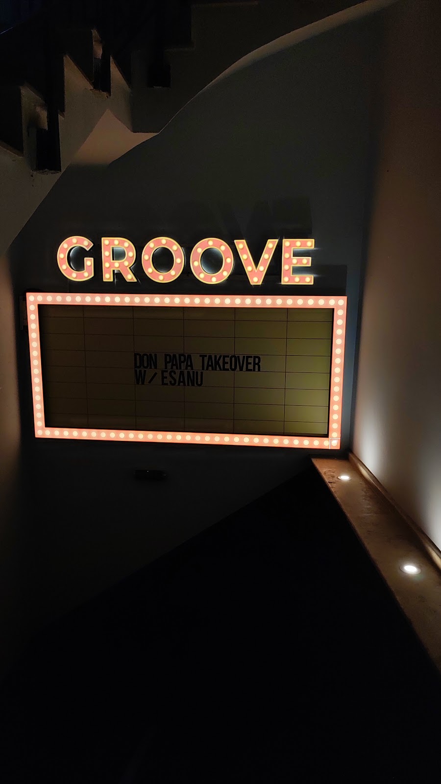 Groove Alt Social Bar photo 3