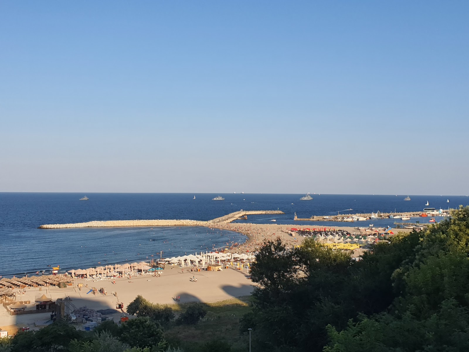 Modern Beach photo 1