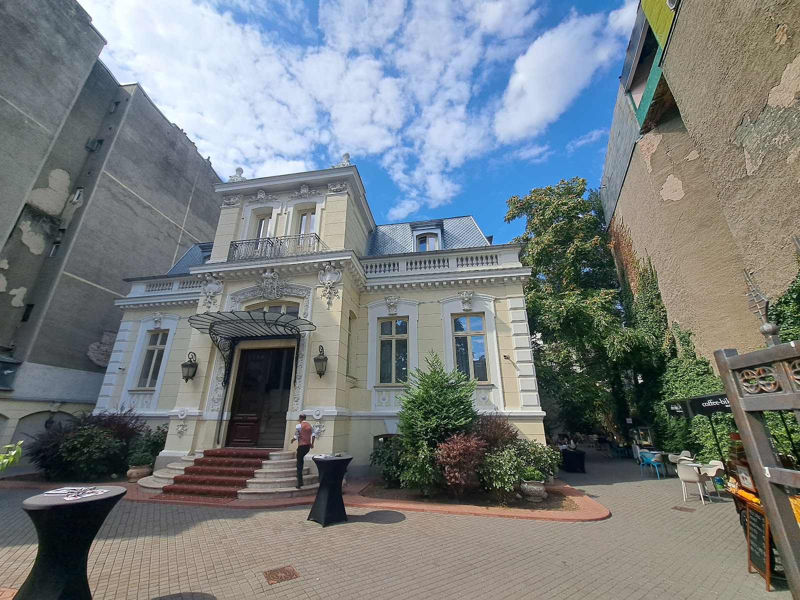Noblesse Palace photo 2